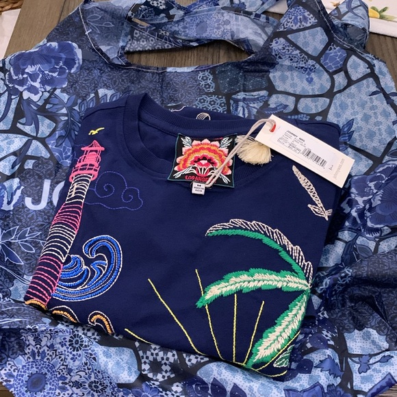 Johnny Was Crew Neck Tee w/recyclable bag - Picture 4 of 5